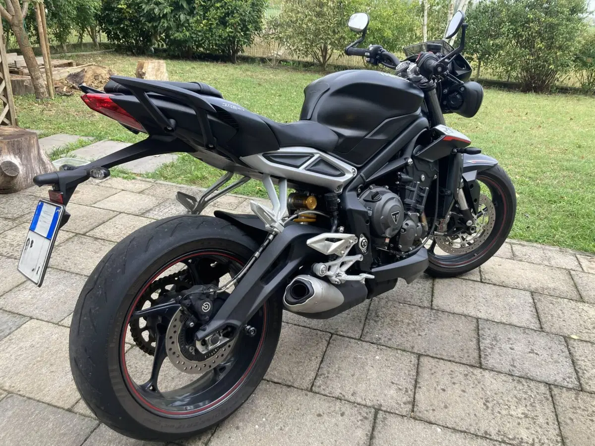 Triumph Street Triple RS (2017 - 19) (6)