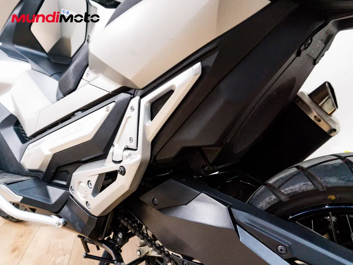 Honda X-ADV 750 (2017) (10)