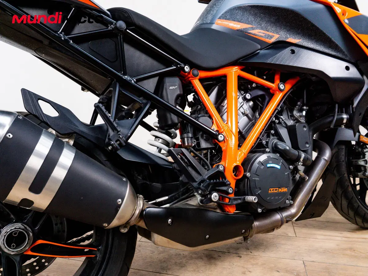 KTM 1290 Super Duke GT (2022 - 25) (4)