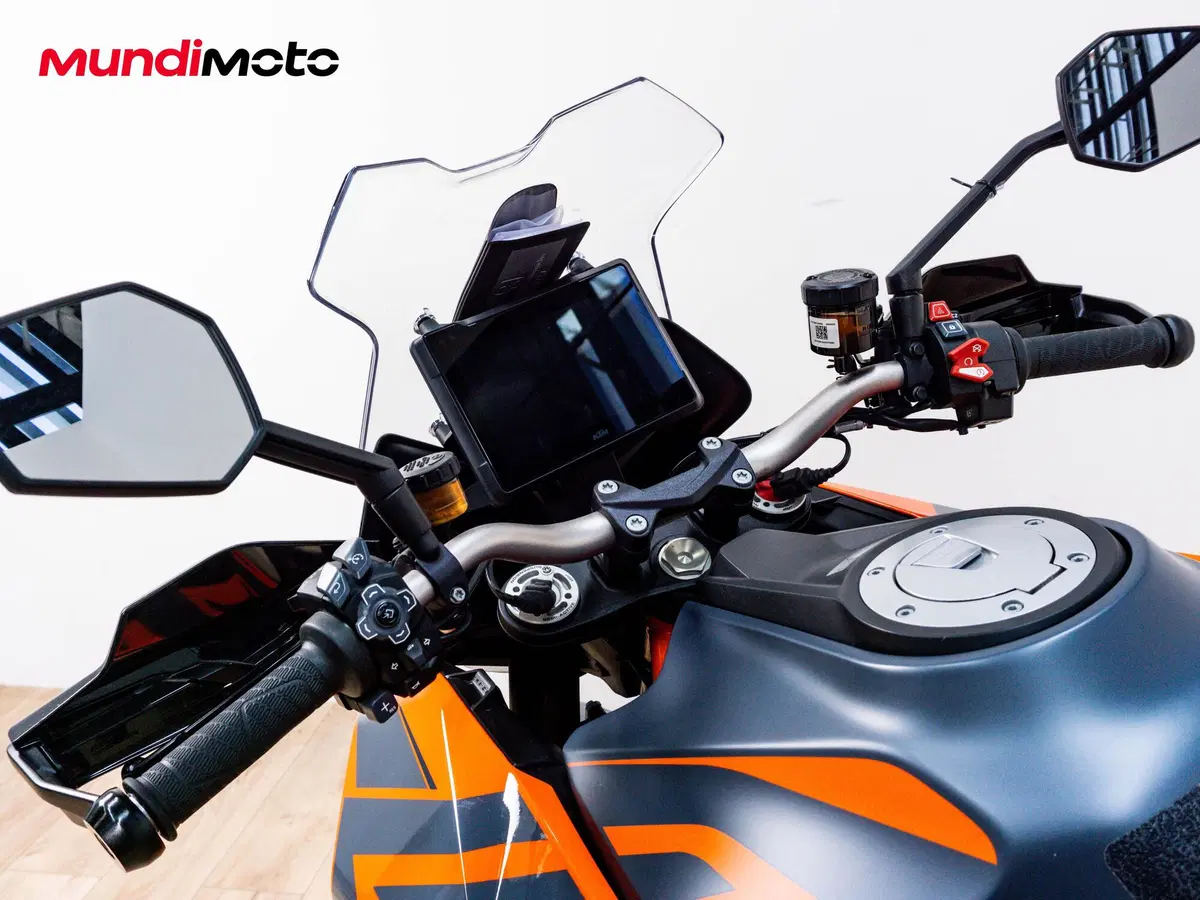 KTM 1290 Super Duke GT (2022 - 25) (11)