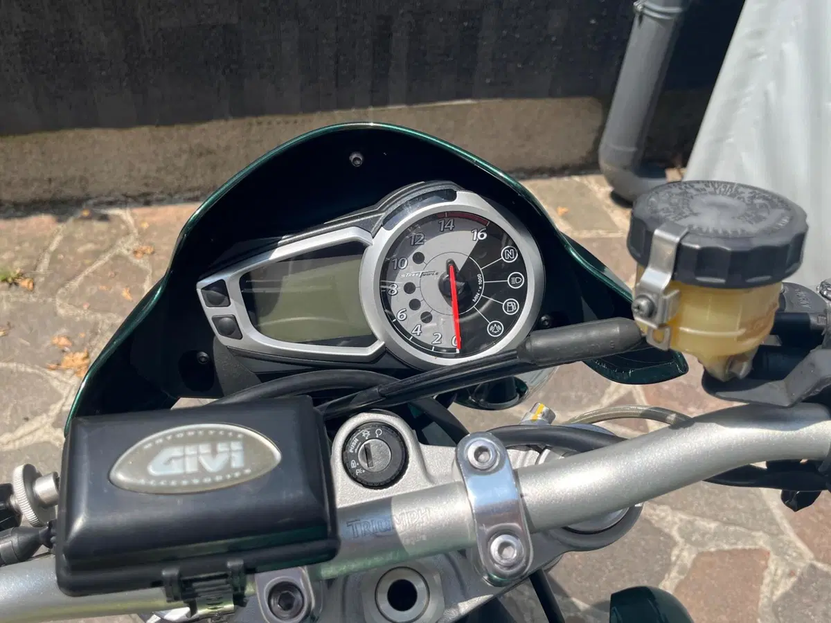 Triumph Street Triple R (2009 - 12) (8)