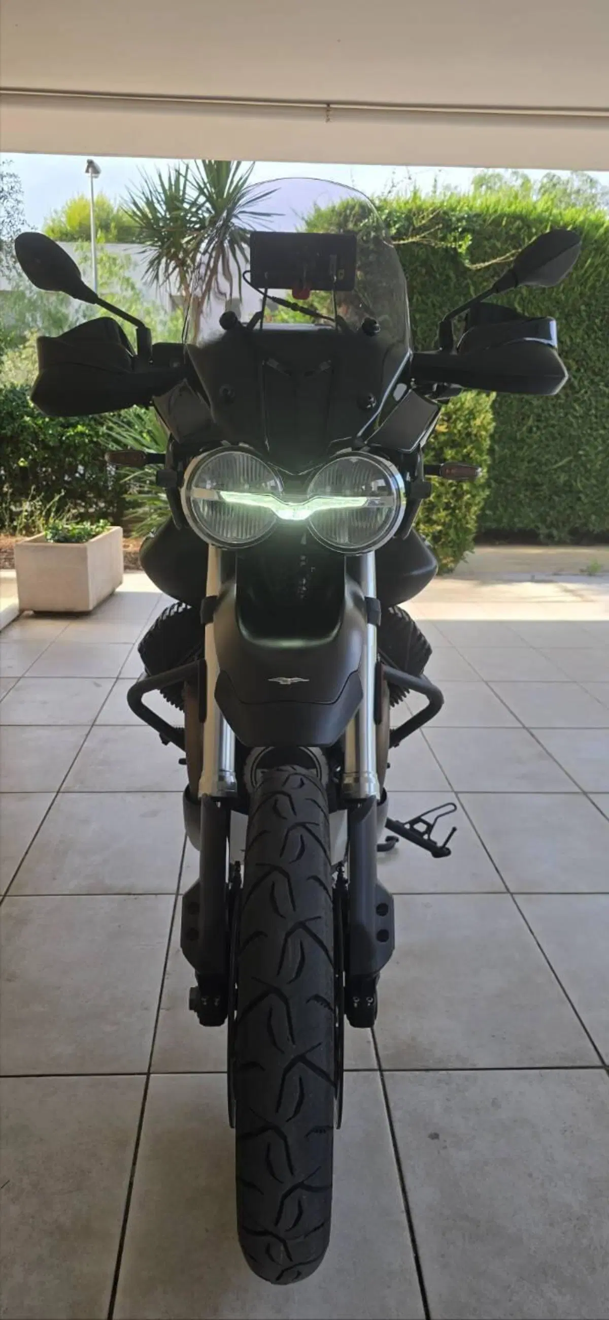 Moto Guzzi V85 TT (2021 - 23)
