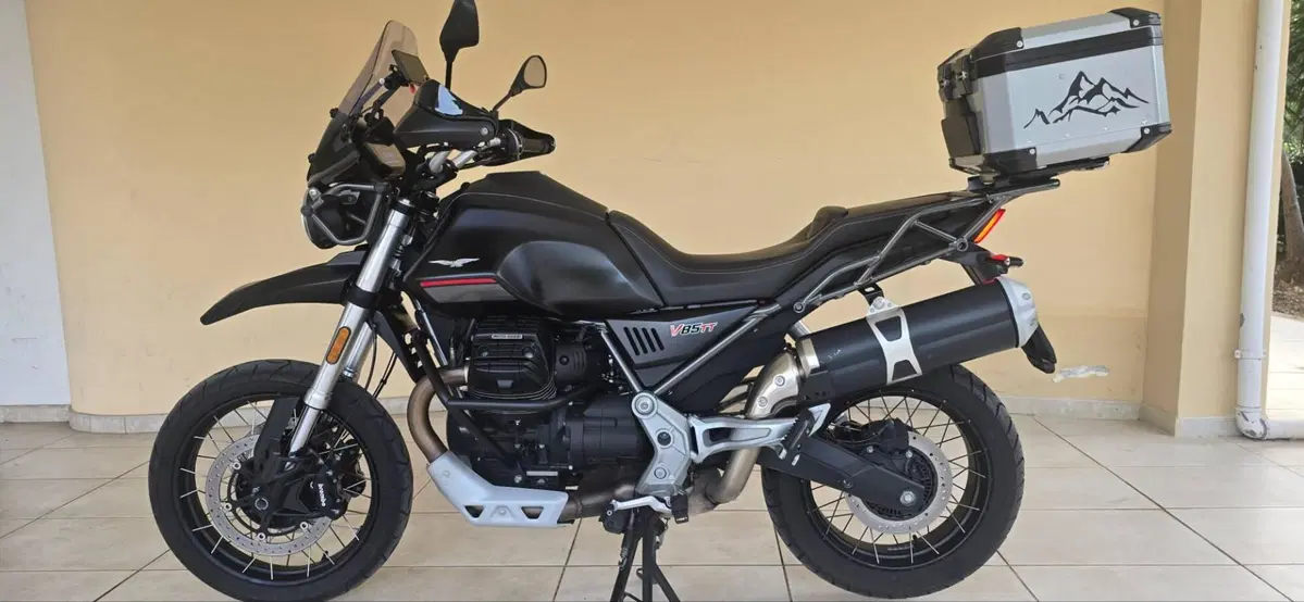 Moto Guzzi V85 TT (2021 - 23) (4)