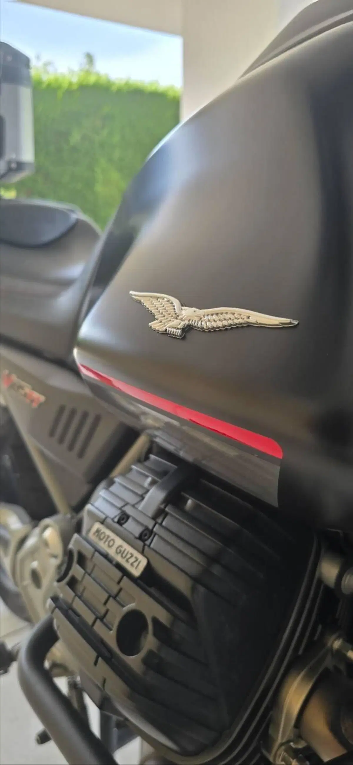 Moto Guzzi V85 TT (2021 - 23) (10)