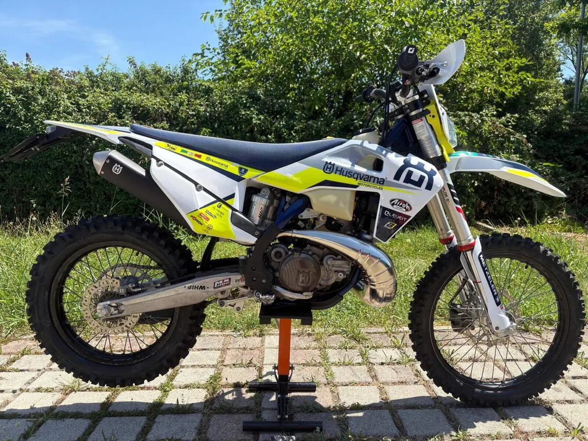 Husqvarna TE 300i (2023)
