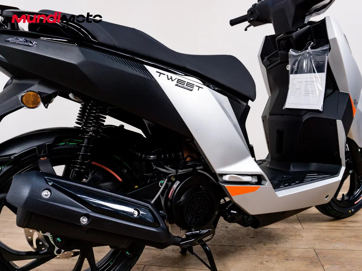 Peugeot Tweet 200 FL GT (2025 - 26) (4)