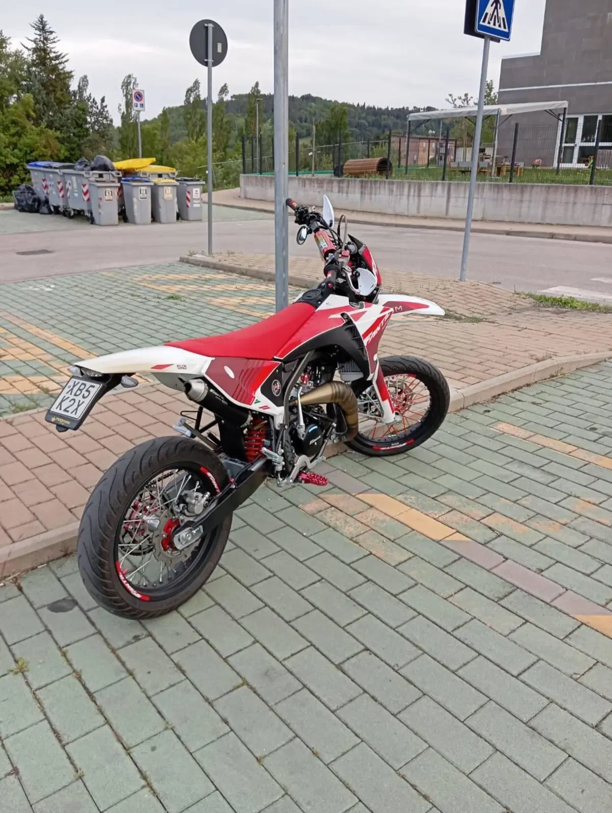 Fantic Motor Motard 50 Performance 2t (2020) (5)