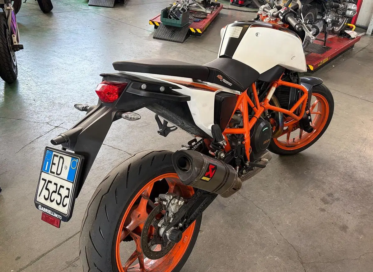 KTM 690 Duke R (2010 - 15) (2)
