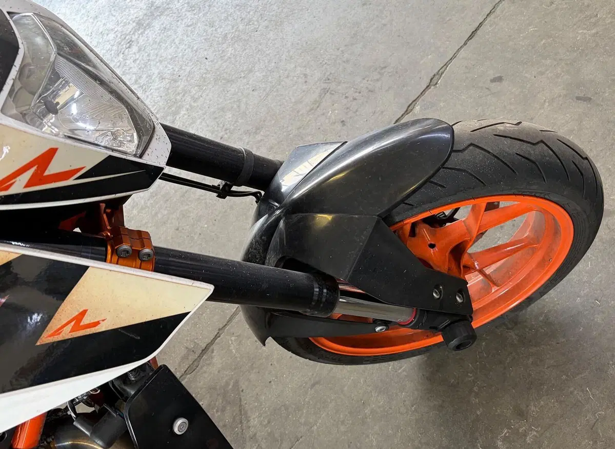 KTM 690 Duke R (2010 - 15) (4)