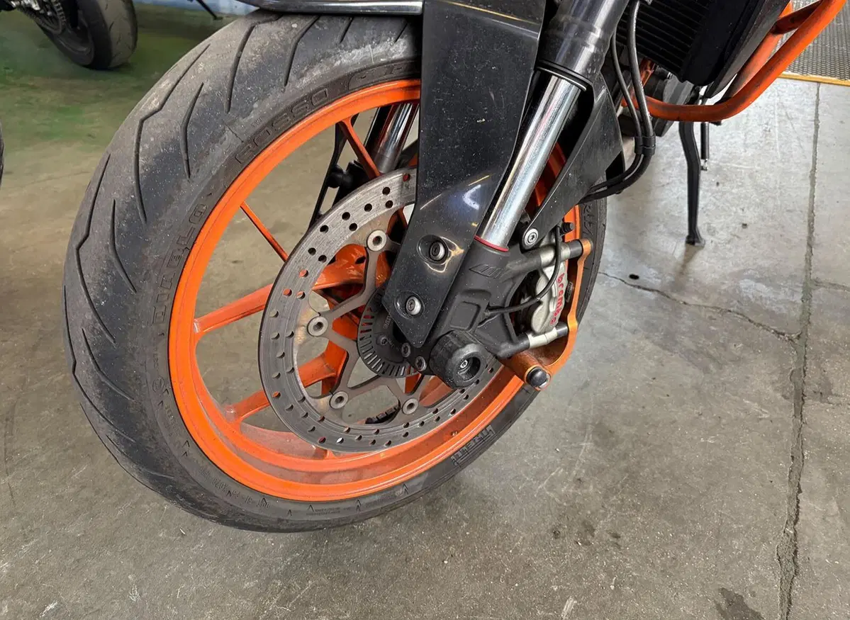 KTM 690 Duke R (2010 - 15) (5)