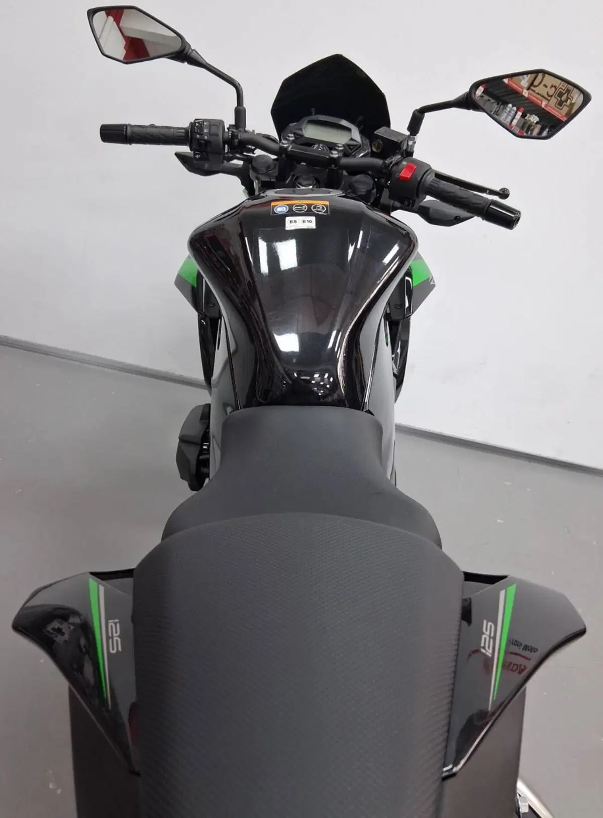 Kawasaki Z 125 (2021 - 24) (4)