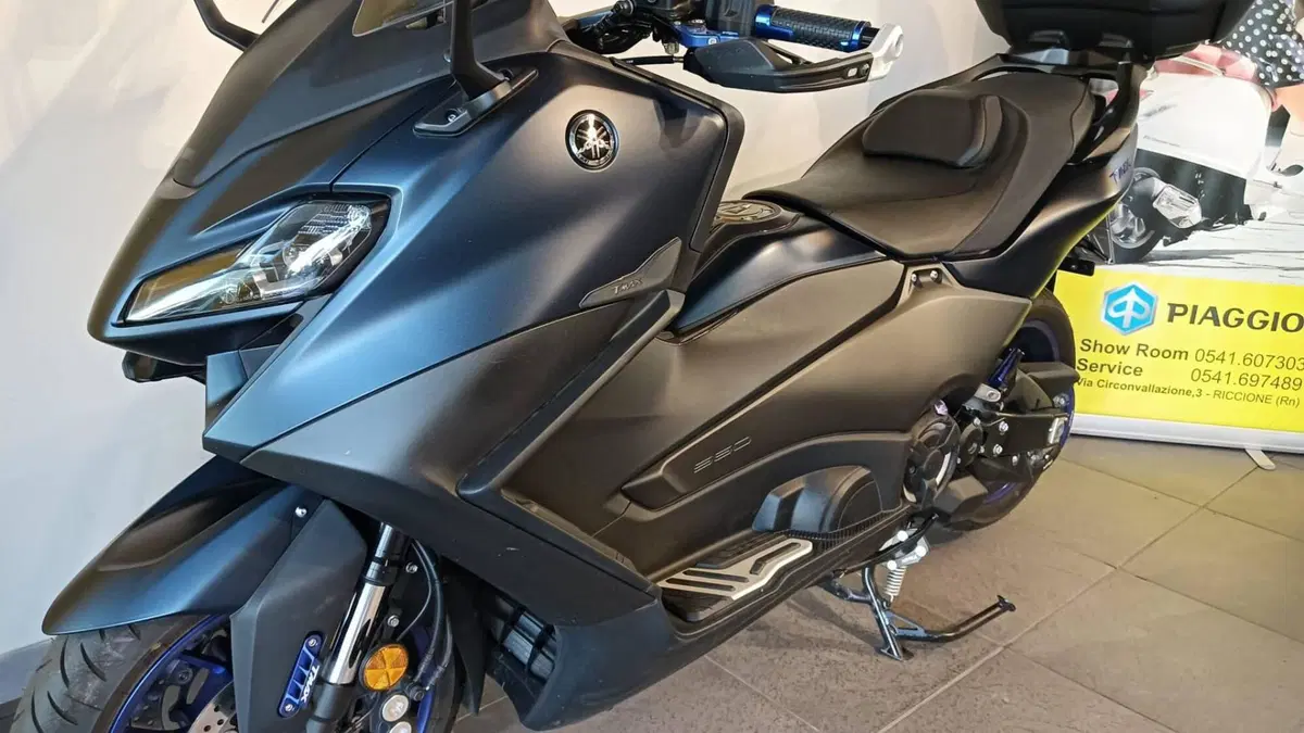 Yamaha T-Max 560 (2022 - 24) (7)