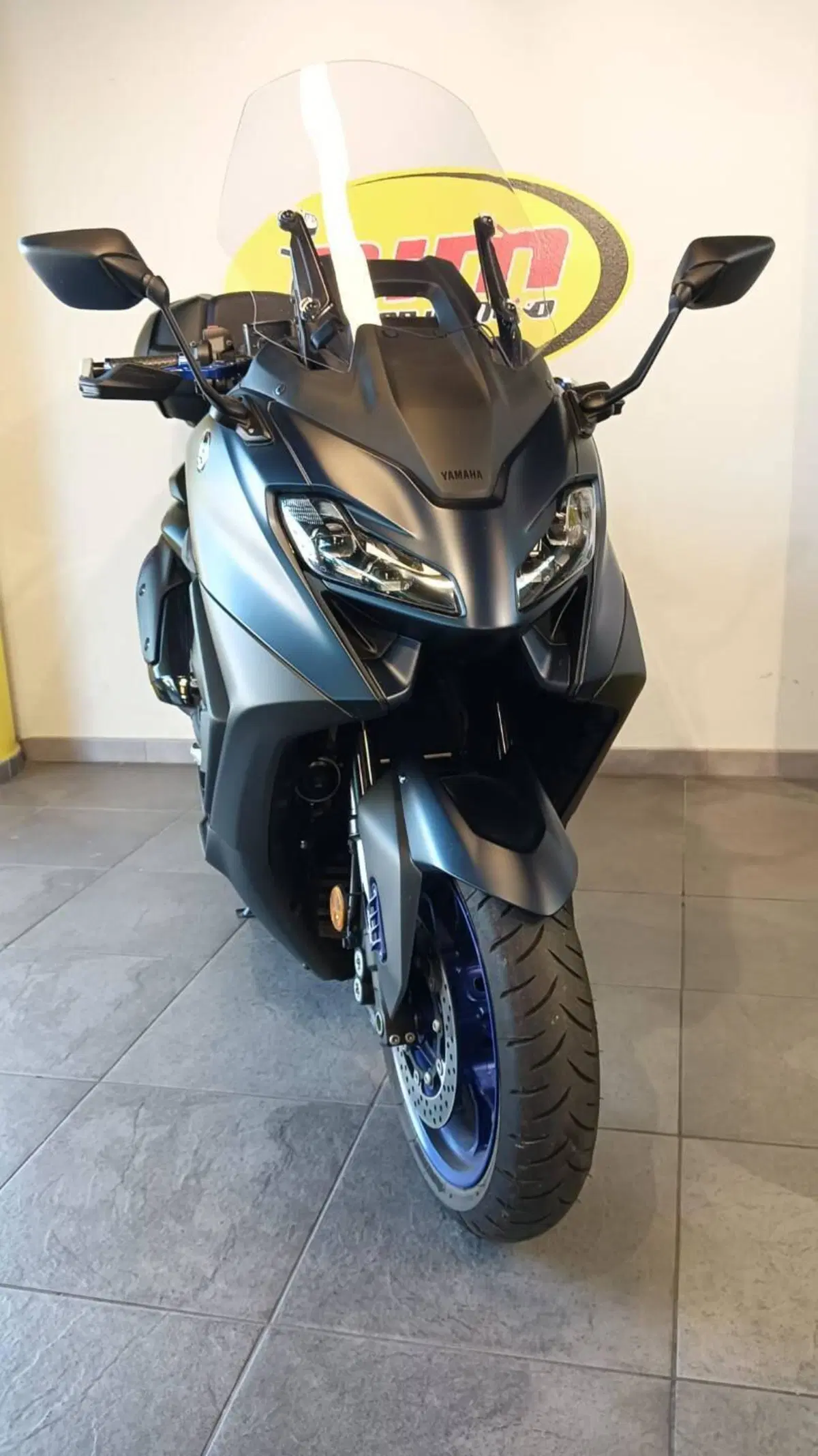 Yamaha T-Max 560 (2022 - 24) (11)