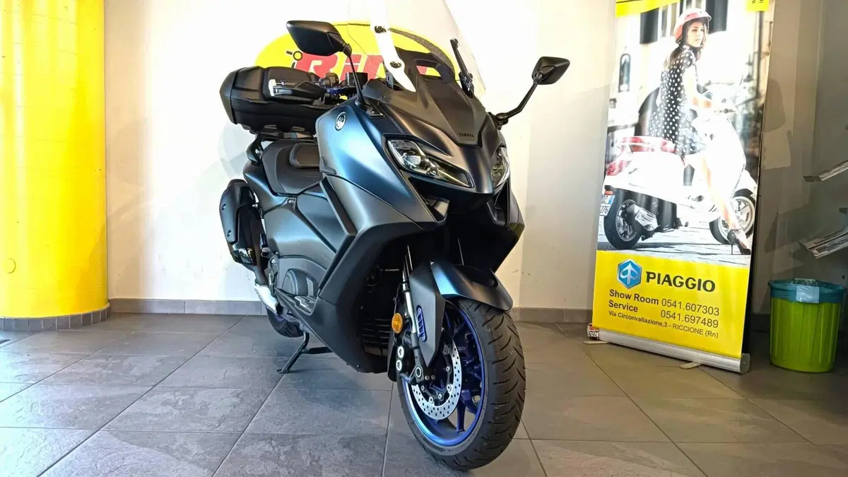 Yamaha T-Max 560 (2022 - 24) (3)