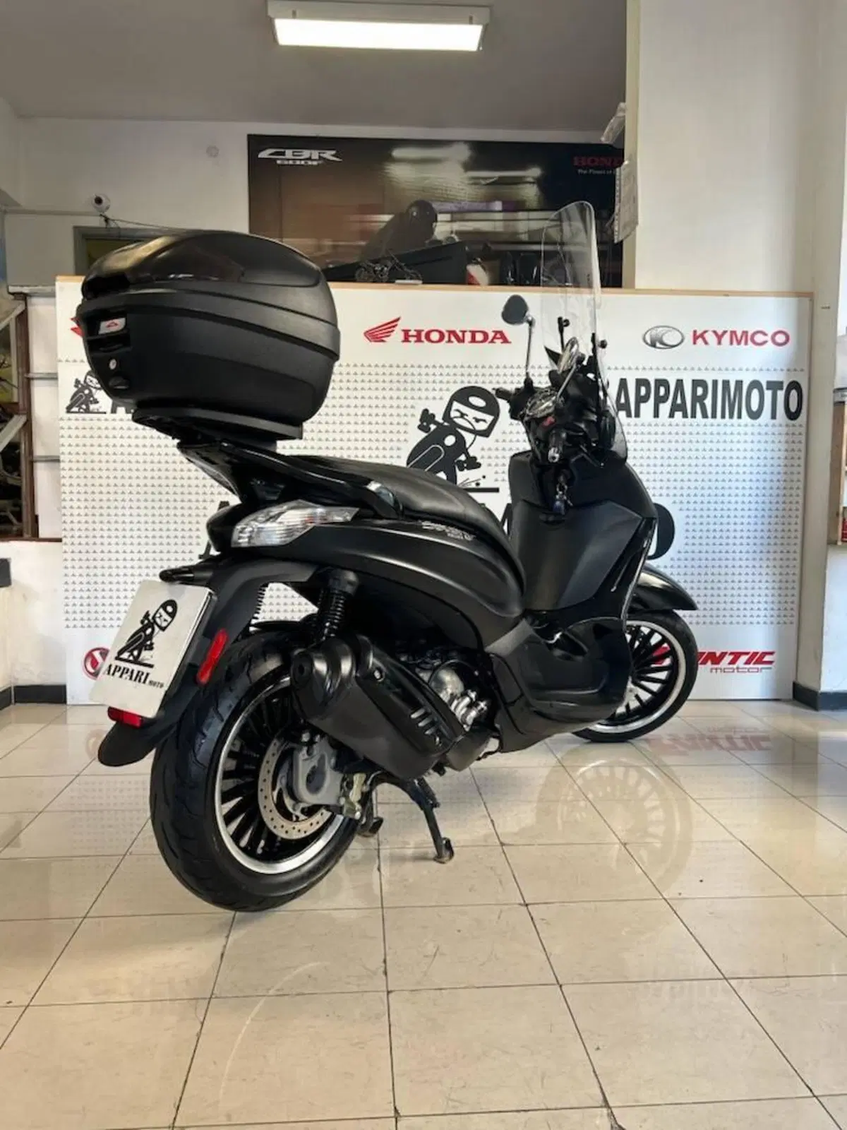 Piaggio Beverly 300 i.e. ABS-ASR (2016 - 20) (5)