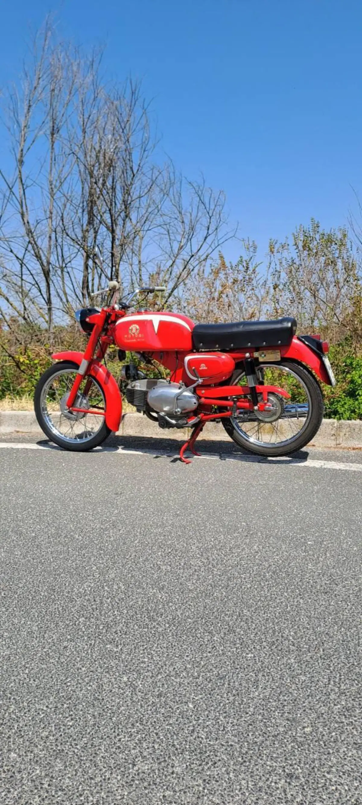 Motobi Imperiale 125 4T (2)