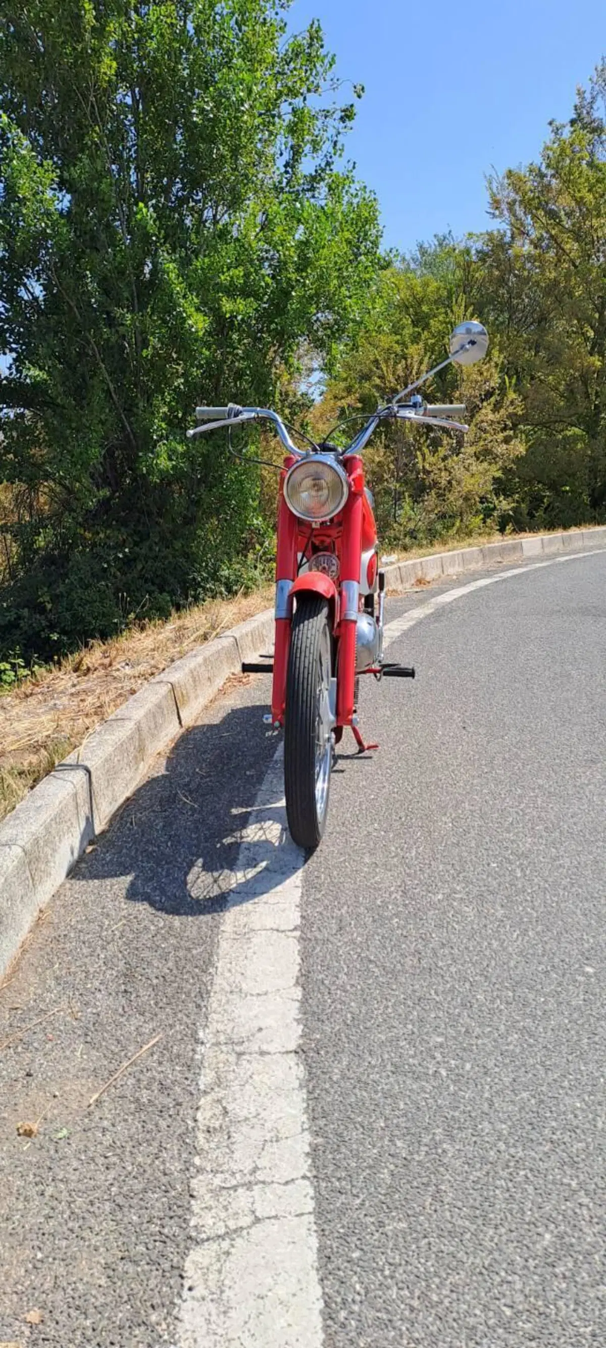 Motobi Imperiale 125 4T (5)