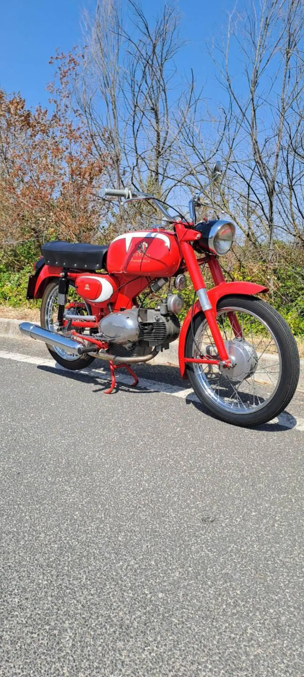 Motobi Imperiale 125 4T (6)