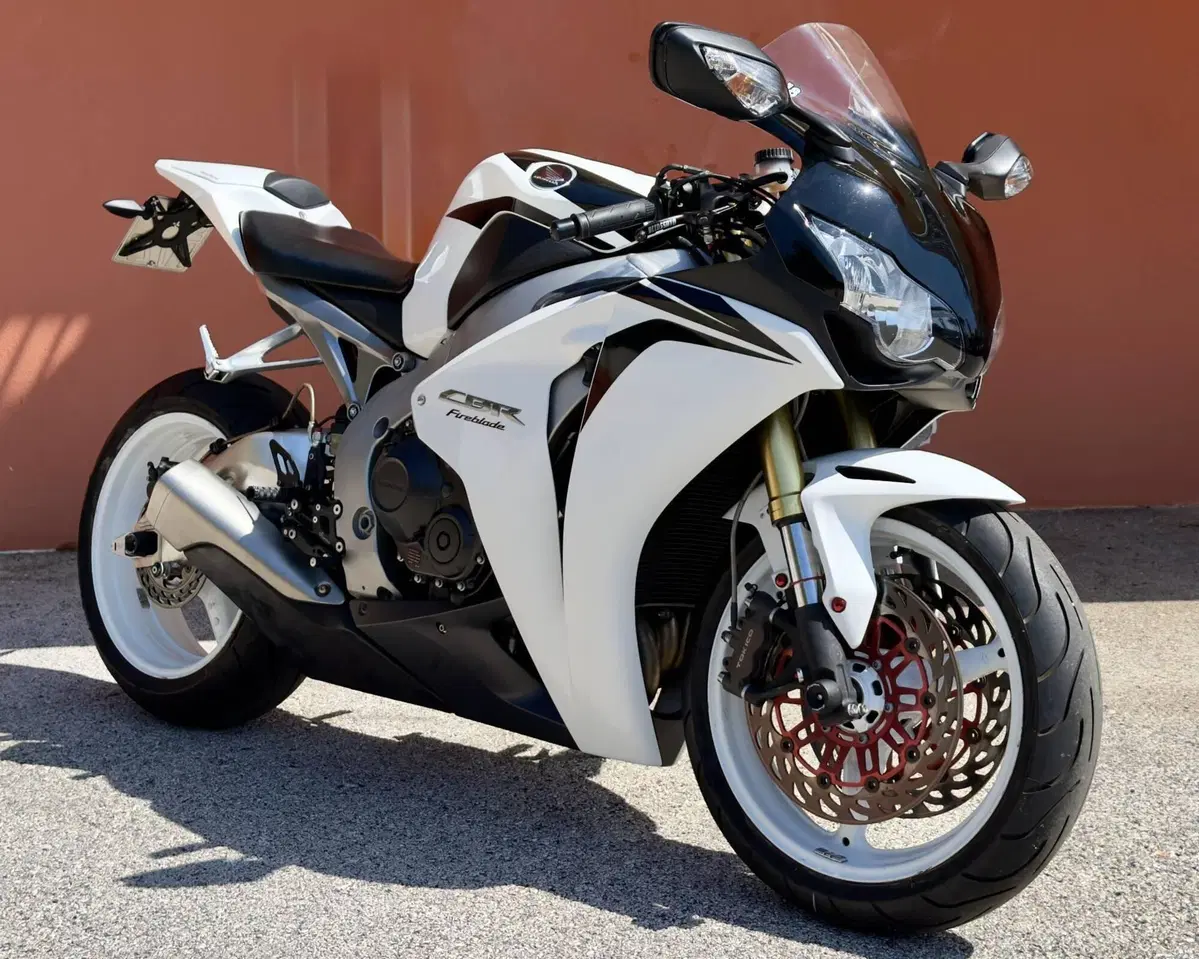 Honda CBR 1000 RR Fireblade (2008 - 11) (2)