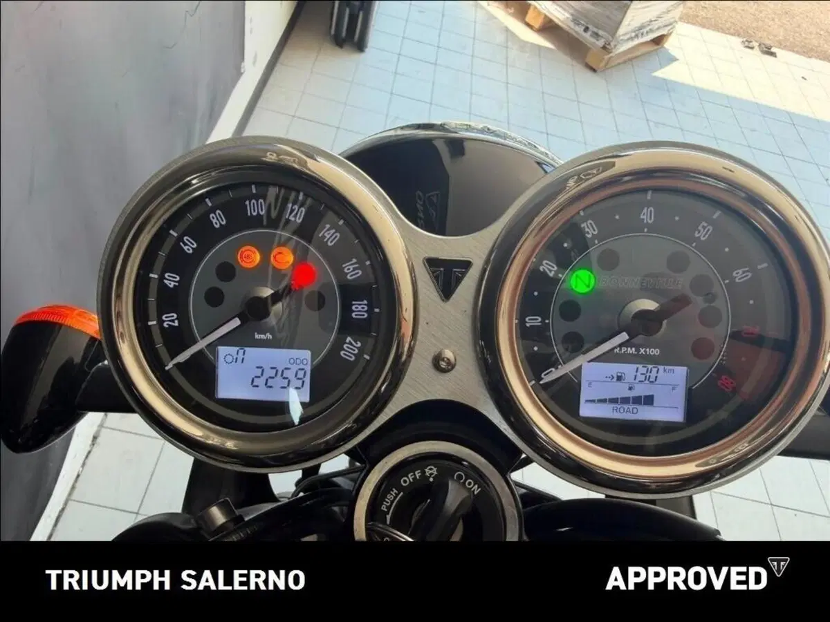Triumph Bonneville T100 (2021 - 25) (6)