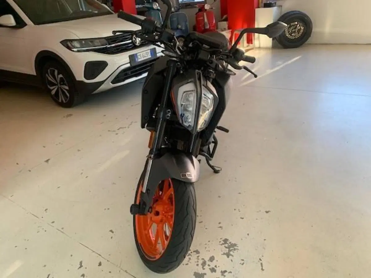 KTM 125 Duke (2021 - 23) (2)
