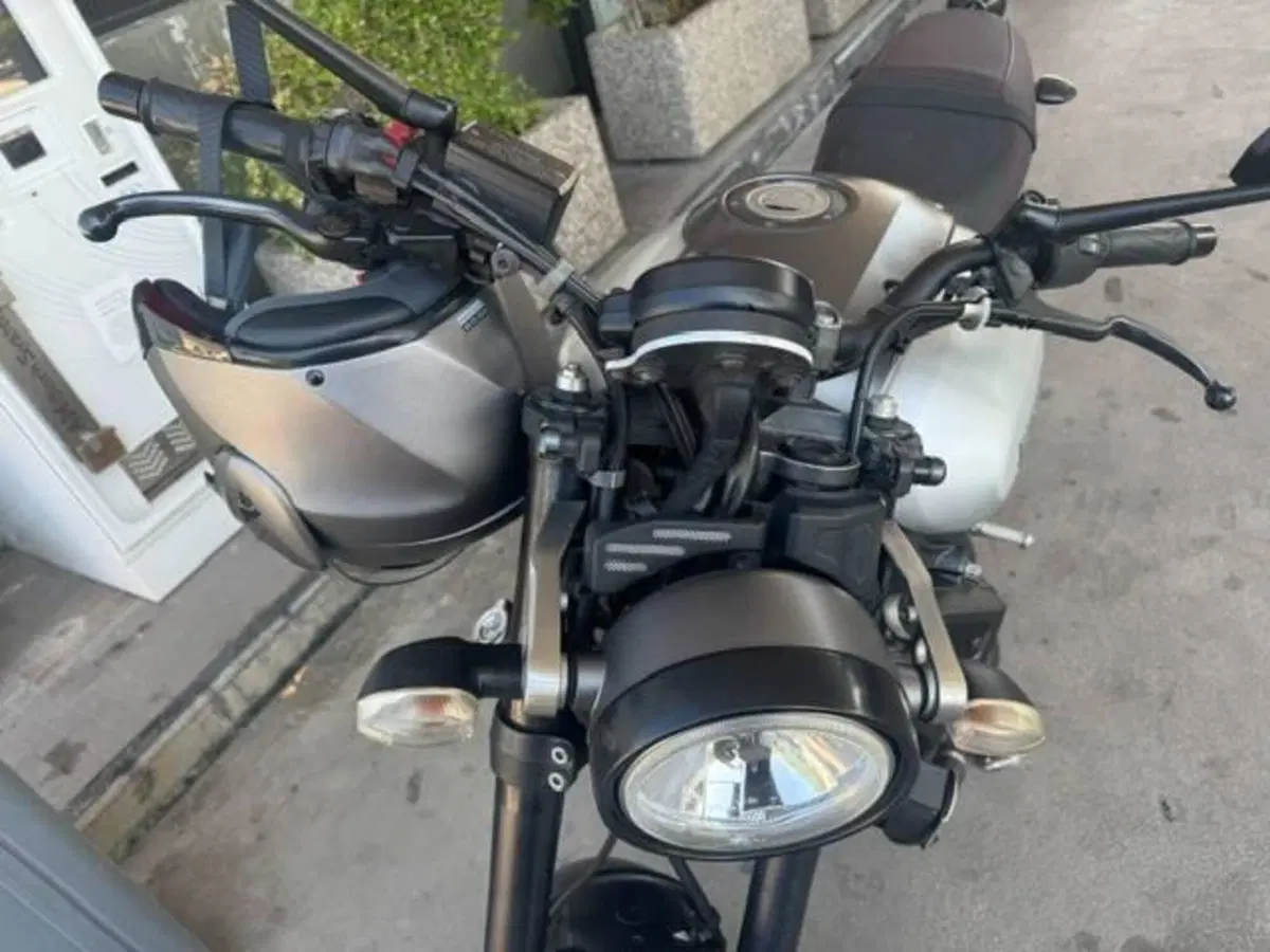 Yamaha XSR 900 ABS (2016 - 20) (11)