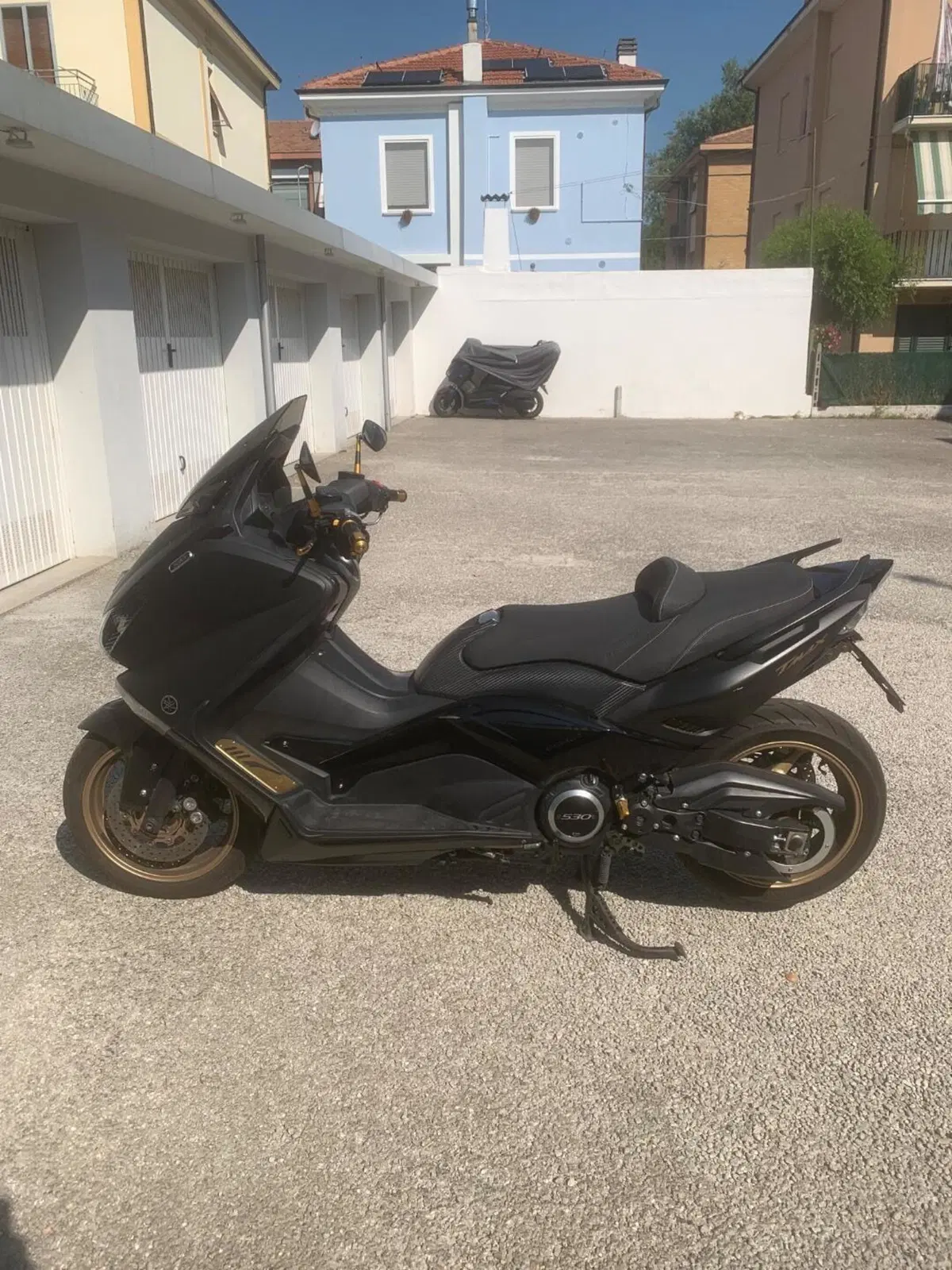 Yamaha T-Max 530 Black Max ABS (2012 - 14) (2)