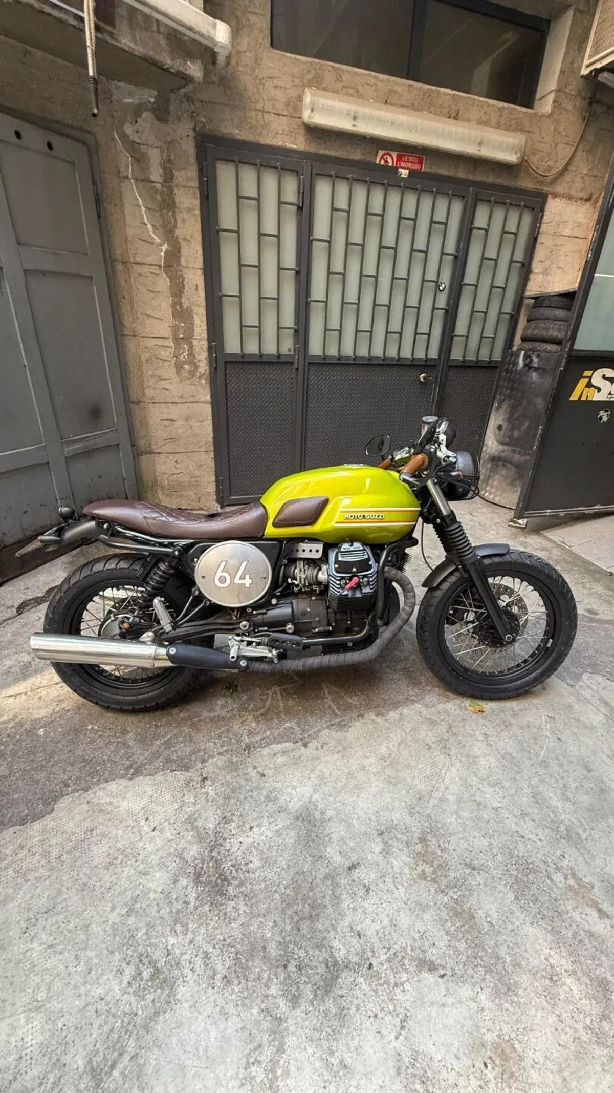 Moto Guzzi V7 Cafè Classic (2009 - 12) (5)