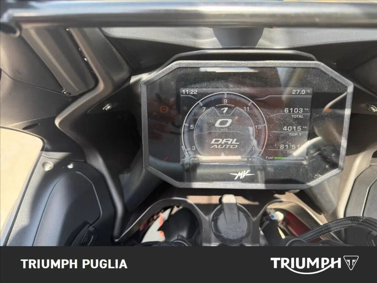 MV Agusta Turismo Veloce 800 Lusso SCS (2021 - 26) (2)