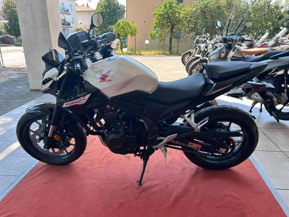 Honda CB 500 Hornet (2024 - 25) (3)