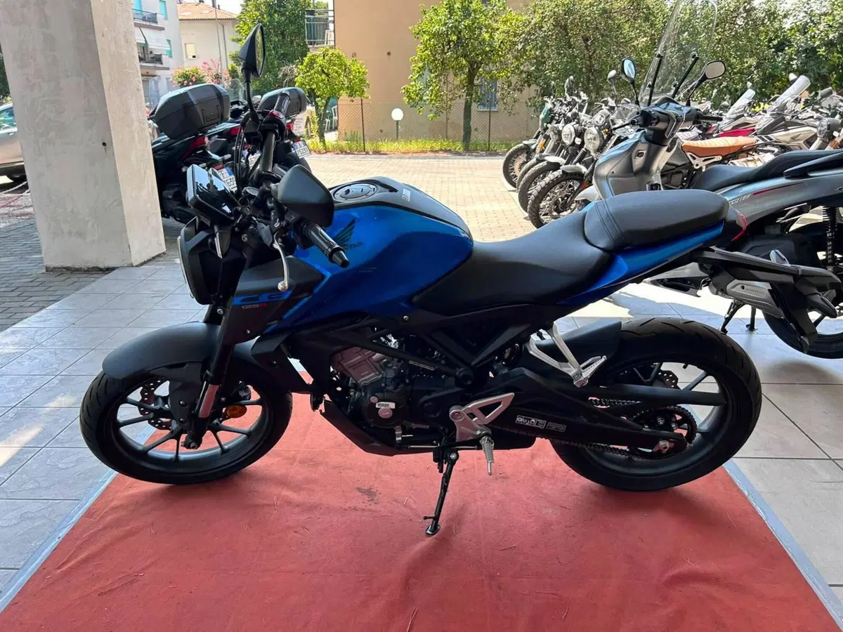 Honda CB 125 R (2024 - 26) (2)