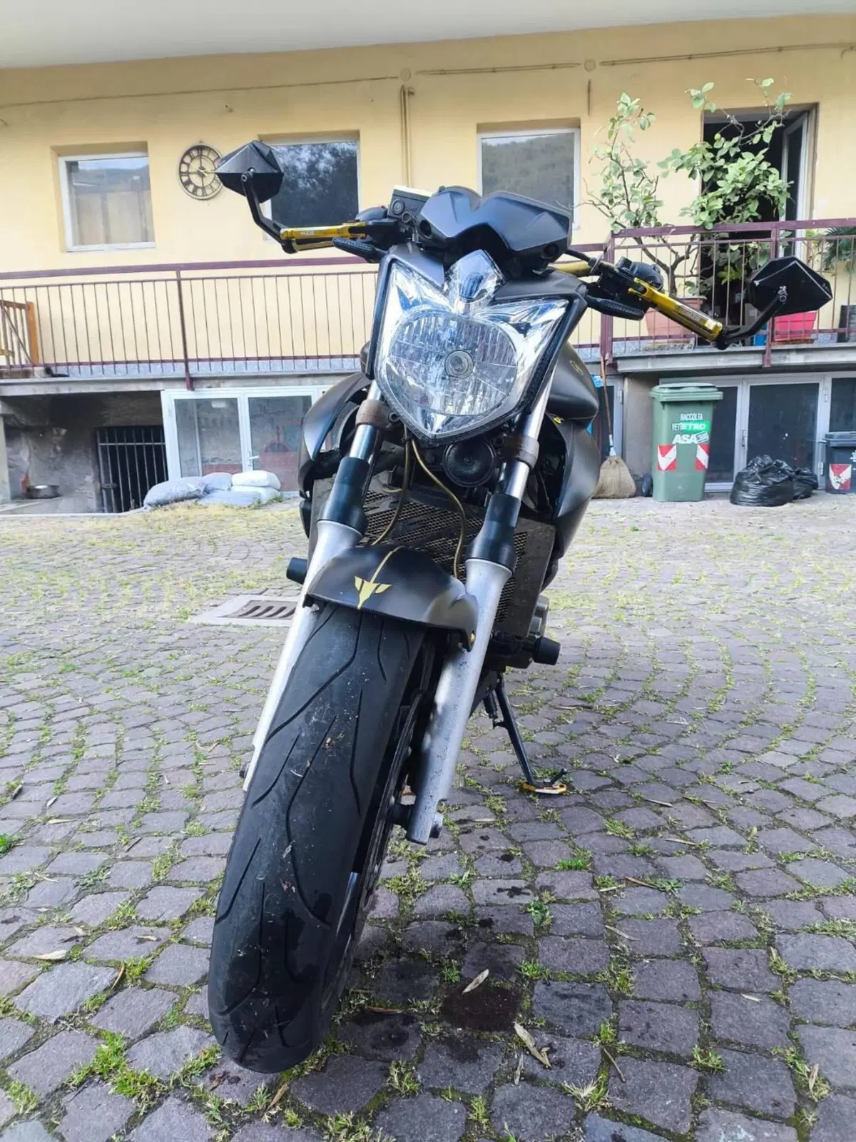 Yamaha XJ6 (2008 - 15) (2)