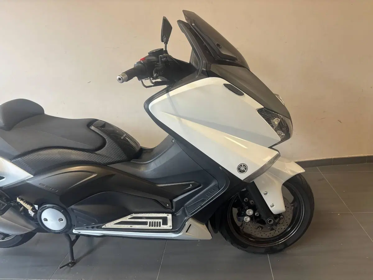 Yamaha T-Max 530 (2012 - 14) (9)