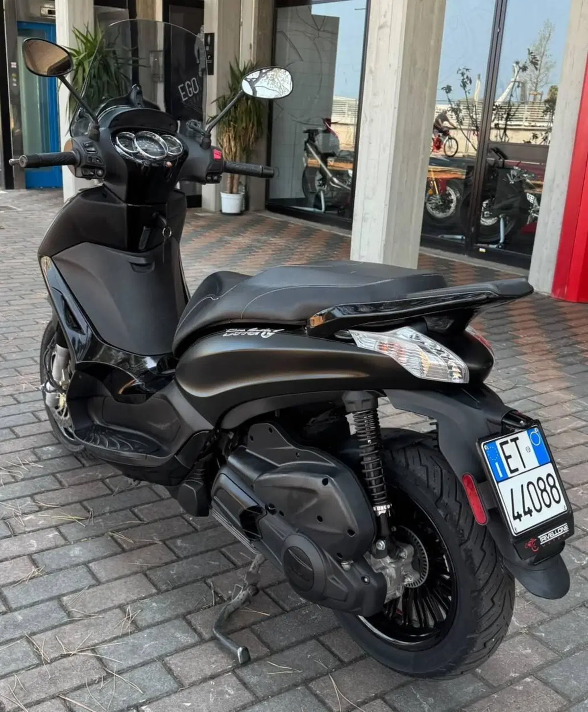 Piaggio Beverly 300 i.e. ABS-ASR (2016 - 20) (3)