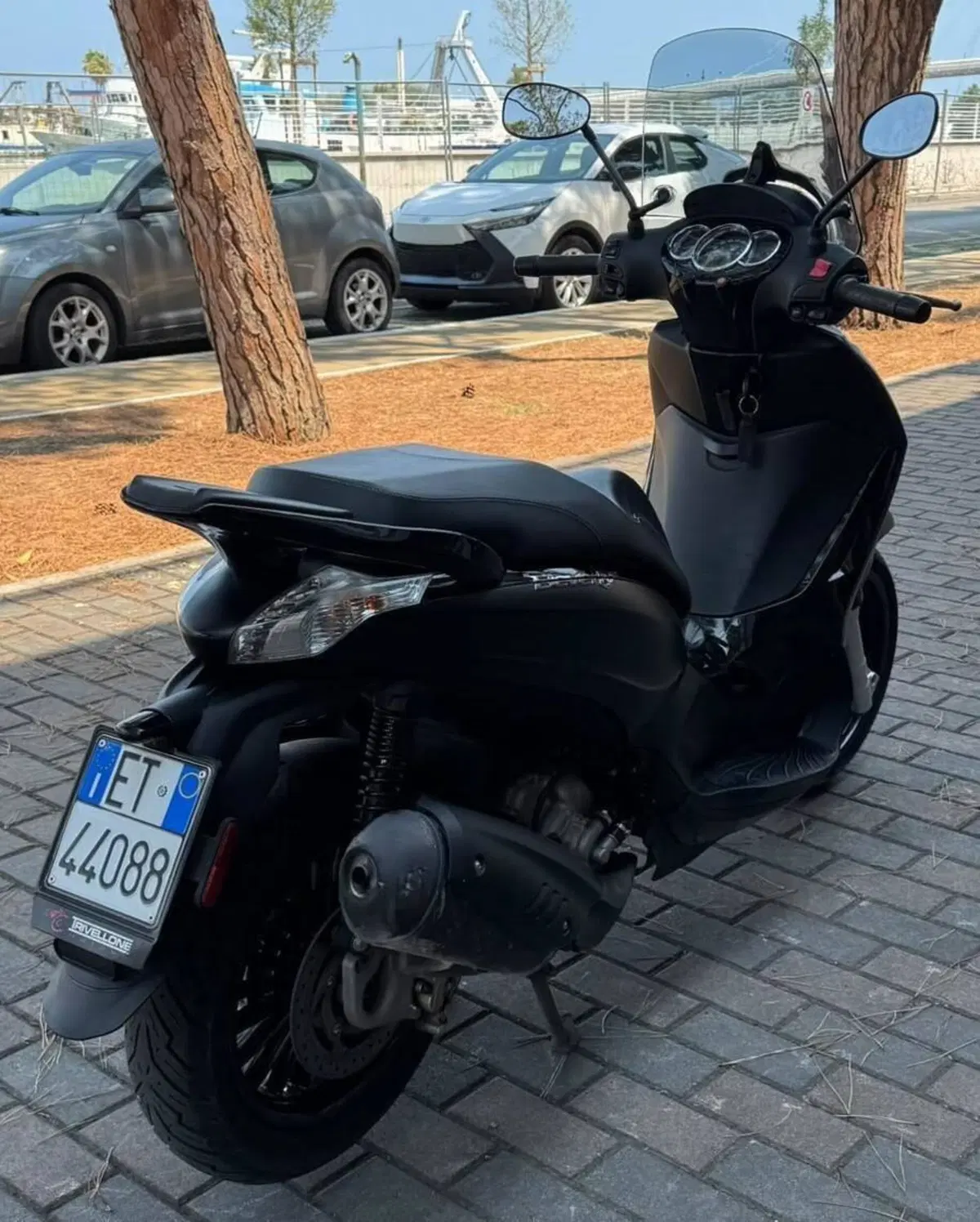 Piaggio Beverly 300 i.e. ABS-ASR (2016 - 20) (4)