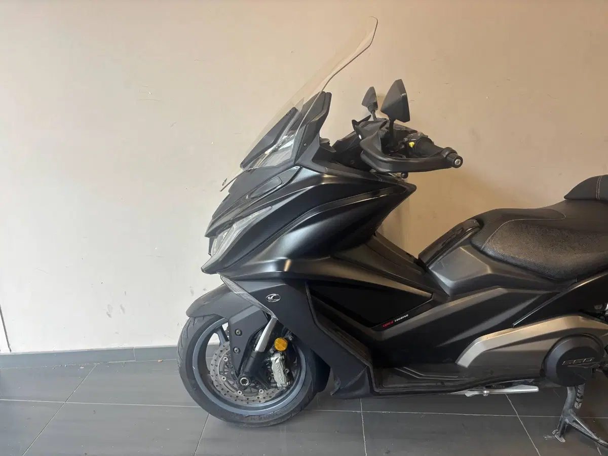 Kymco AK 550 (2017 - 19) (2)