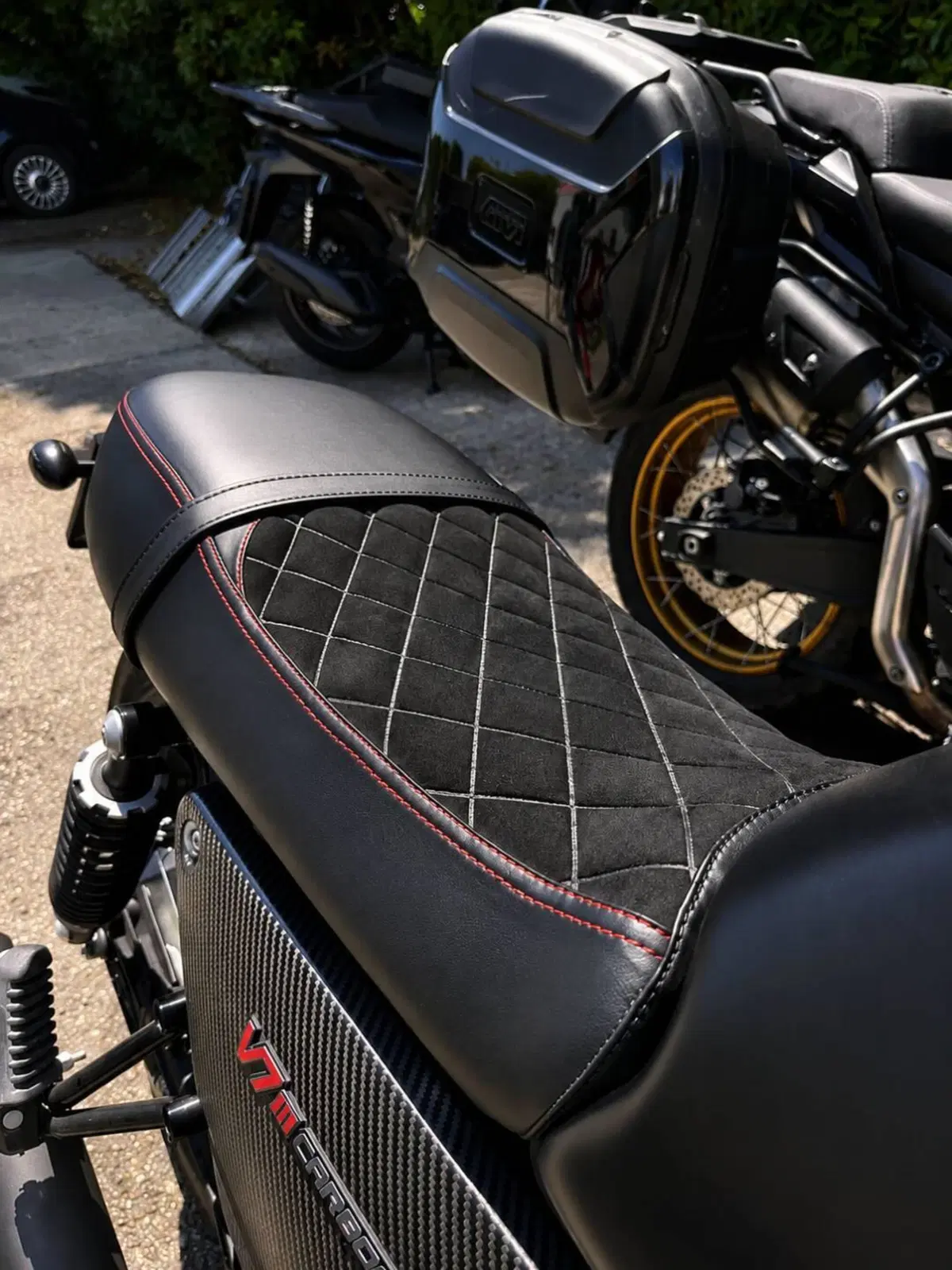 Moto Guzzi V7 III Carbon (2018 - 20)