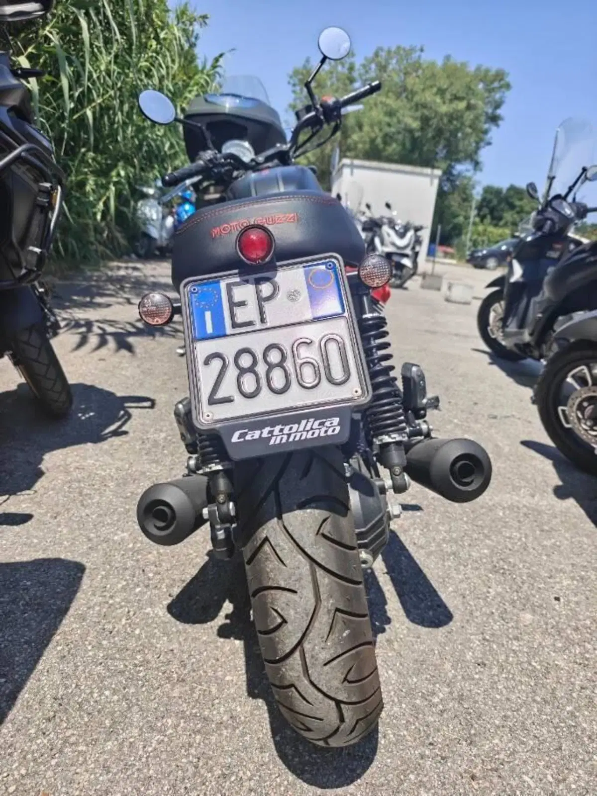 Moto Guzzi V7 III Carbon (2018 - 20) (3)