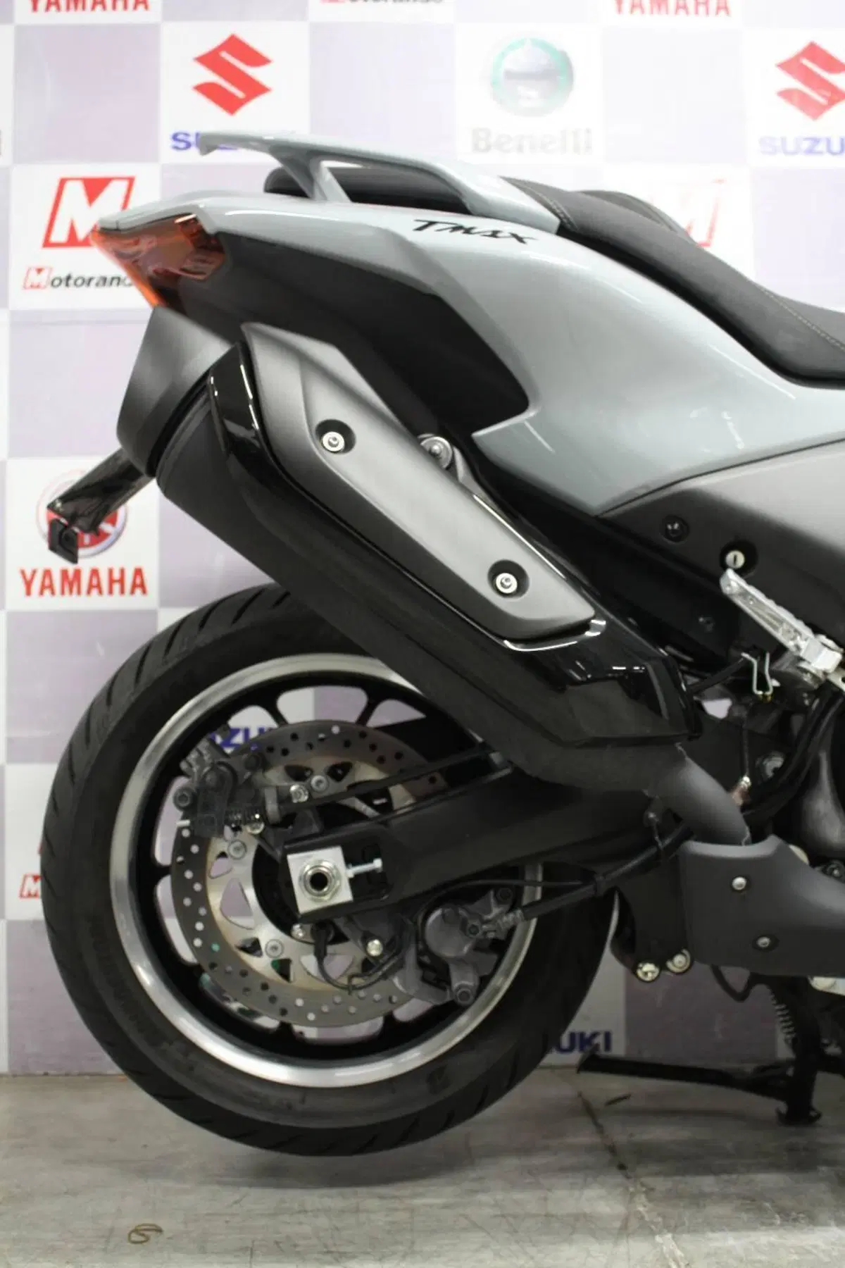Yamaha T-Max 560 Tech Max (2025 - 26) (4)