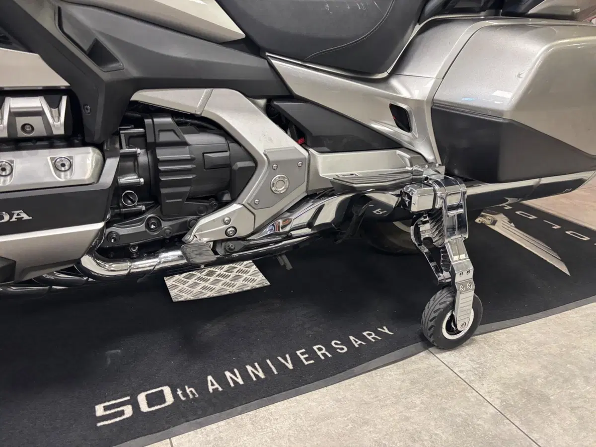 Carrello atterraggio maxi moto Bikers (3)