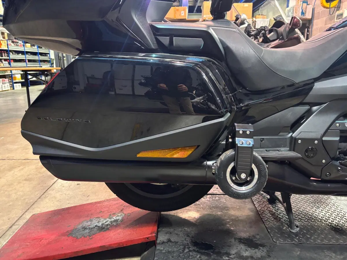 Carrello atterraggio maxi moto Bikers (12)