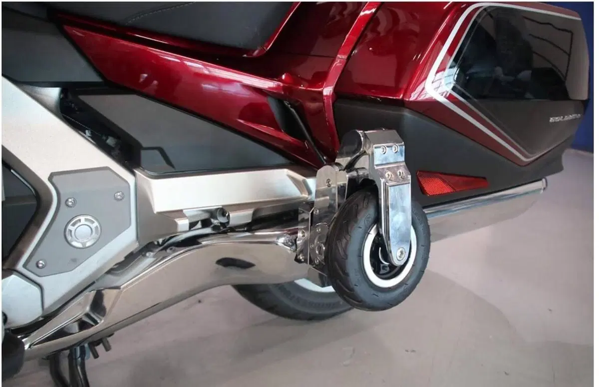 Carrello atterraggio maxi moto Bikers (18)
