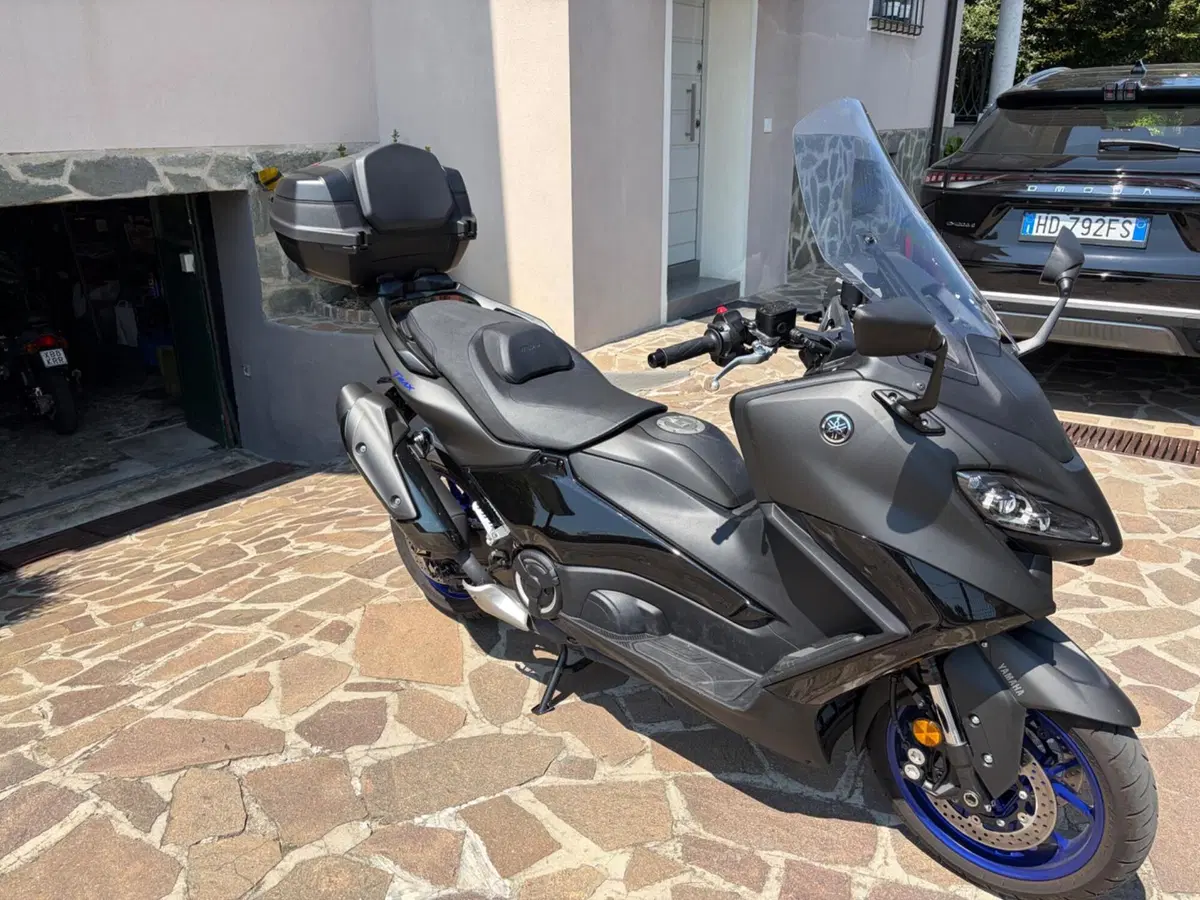 Yamaha T-Max 560 (2022 - 24) (6)