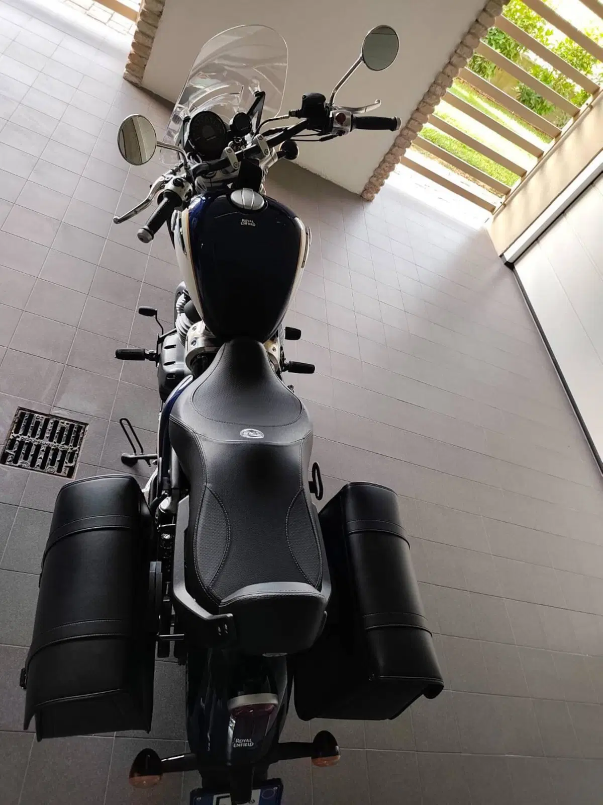 Royal Enfield Super Meteor 650 (2023 - 26) (3)