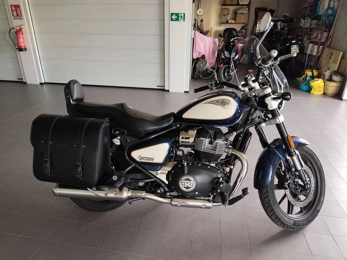 Royal Enfield Super Meteor 650 (2023 - 26) (2)