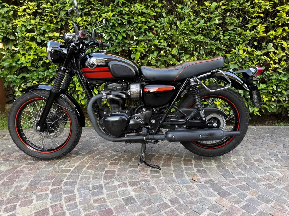 Kawasaki W 800 (2010 - 17) (2)
