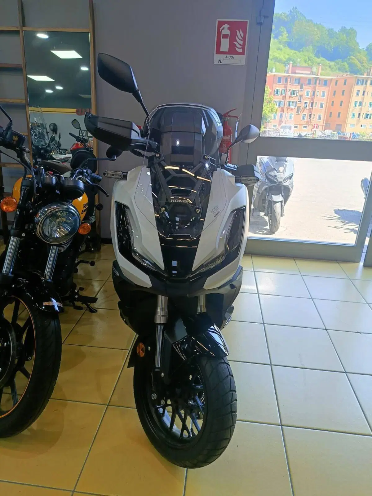 Honda ADV 350 (2022 - 24) (3)