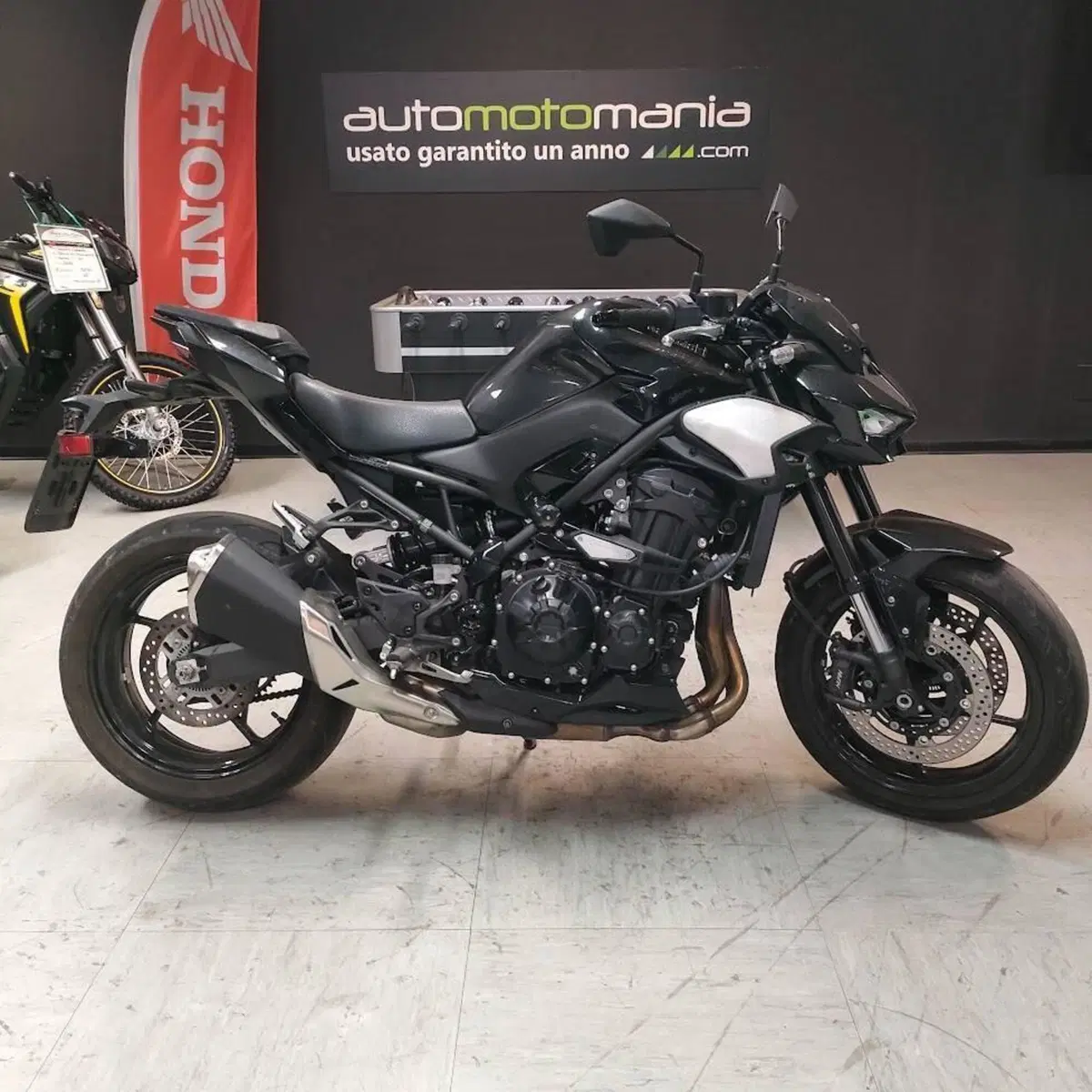 Kawasaki Z 900 (2025 - 26)