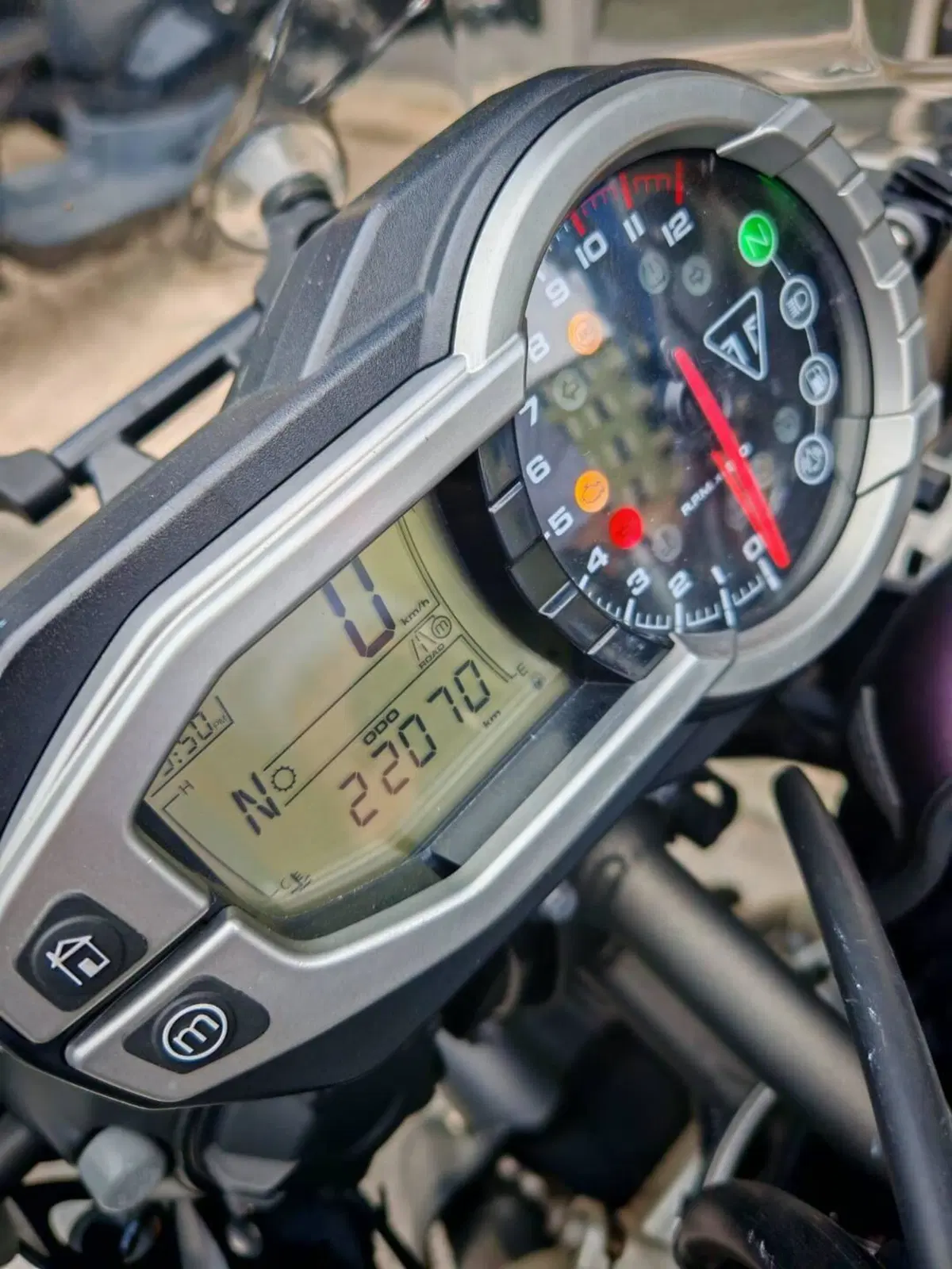 Triumph Tiger 800 XCa (2015 - 17) (8)