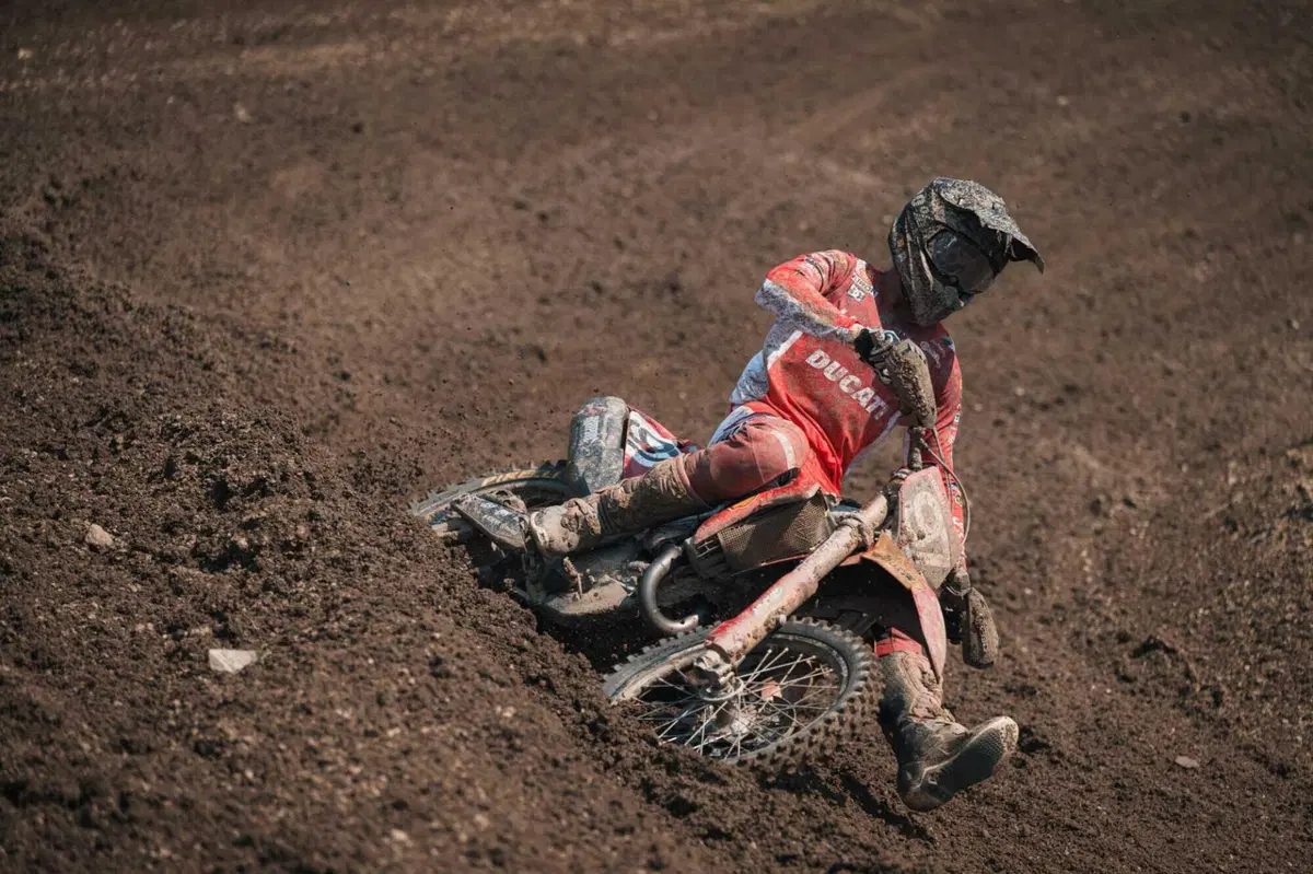 MXGP 2026 Loket. È mai possibile un Herlings che non ti aspetti? Sì, se ci si dimentica per un attimo del confine tra fuoriclasse e leggenda [VIDEO] (13)